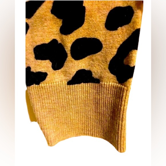 Sanctuary Barely Leopard Print V-Neck Cardigan / Medium - Picture 8 of 15